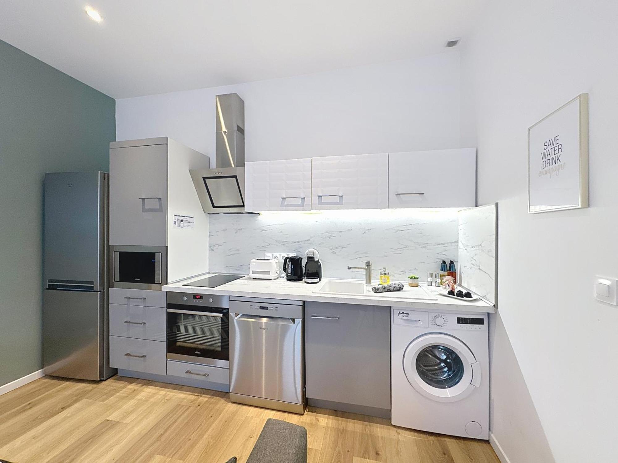 Le Sacre - Centre - Cour Privative - Parking Apartment Реймс Екстериор снимка
